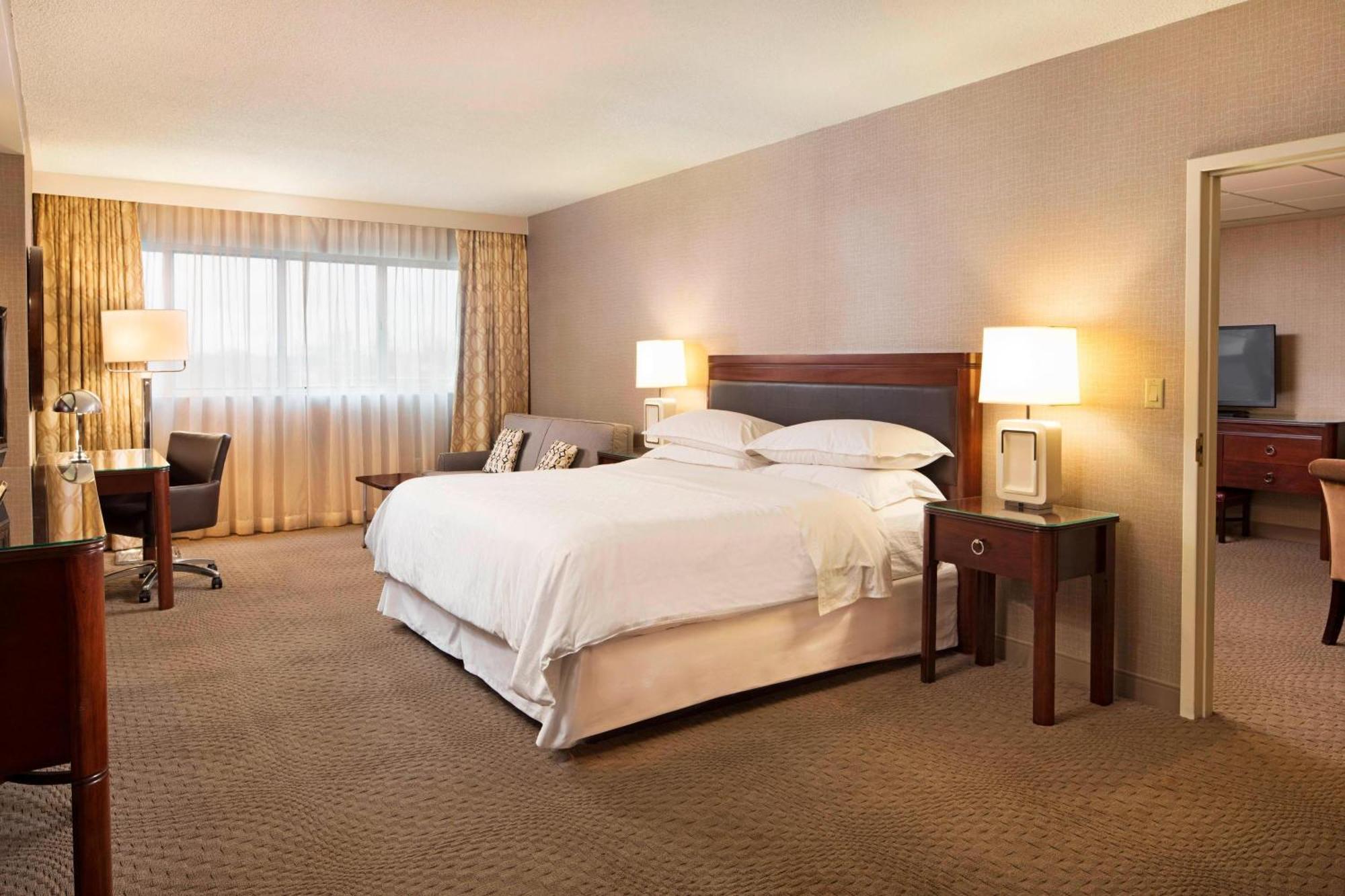 Sheraton Sioux Falls Hotel & Convention Center Bagian luar foto
