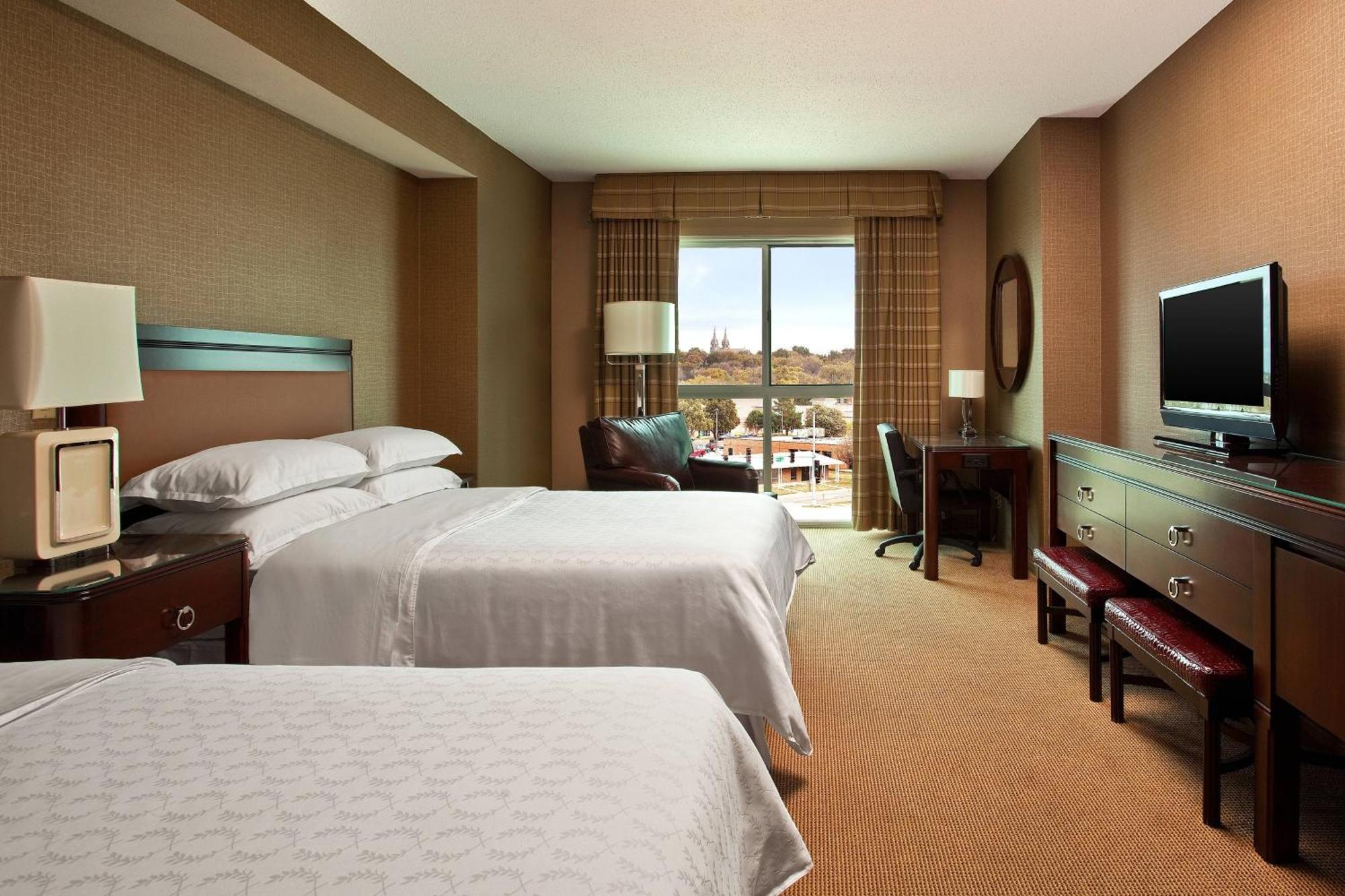 Sheraton Sioux Falls Hotel & Convention Center Bagian luar foto