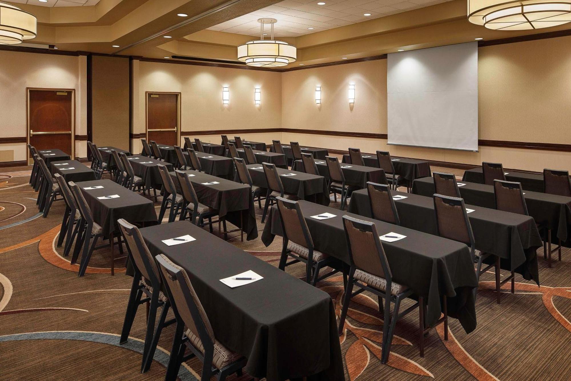 Sheraton Sioux Falls Hotel & Convention Center Bagian luar foto